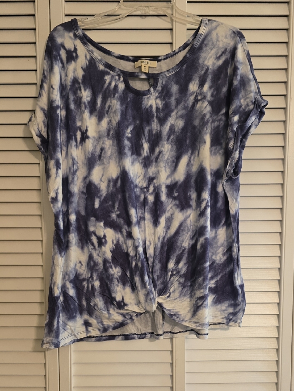 Women's Blue Tie-Dye Twist Front Short Sleeve Tee